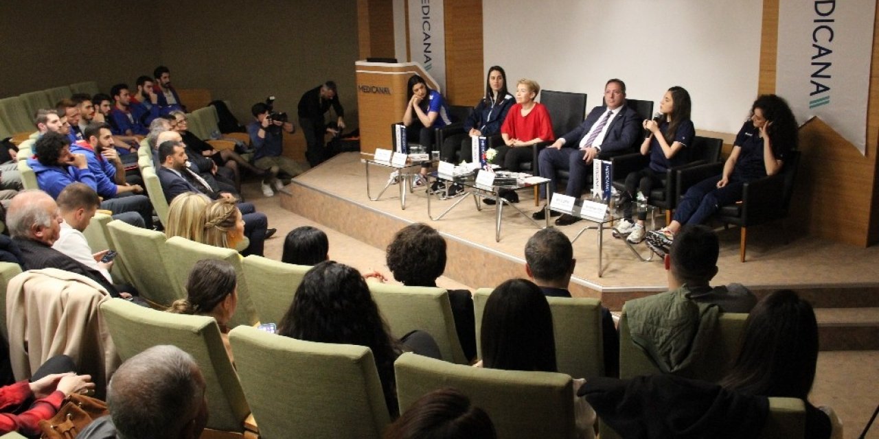 2020 Olimpiyatları’na katılacak milli kadın sporcular söyleşide bir araya geldi