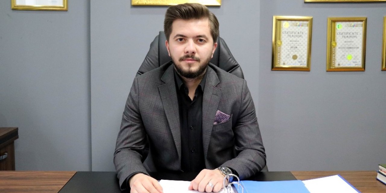 Uygunsuz görüntülerini çekip şantaj ve tehditle 100 bin lirasını aldılar