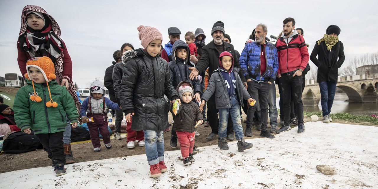 Kendilerinden önce ayak izleri Avrupa yolunda