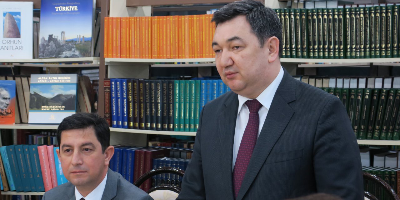 Kazakistan'da Ömer Seyfettin ölümünün 100. yılında anıldı