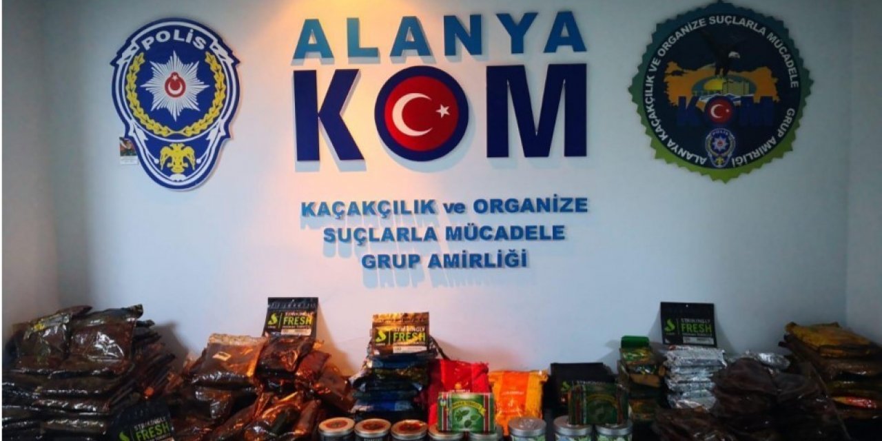 Alanya’da kafeye kaçak nargile tütünü operasyonu
