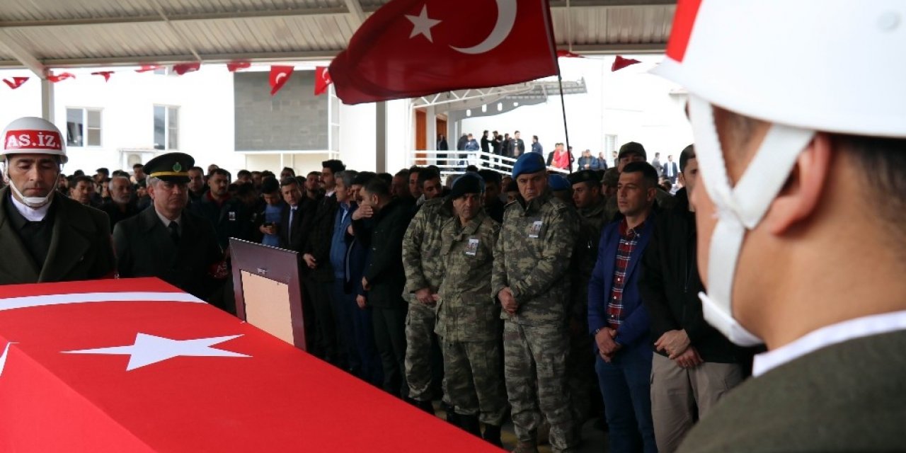 İdlib şehidi Gaziantep’te son yolculuğuna uğurlandı