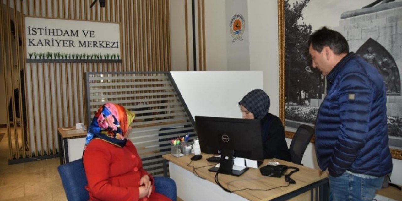 Büyükşehir İstihdam ve Kariyer Merkezi 253 vatandaşı iş sahibi yaptı