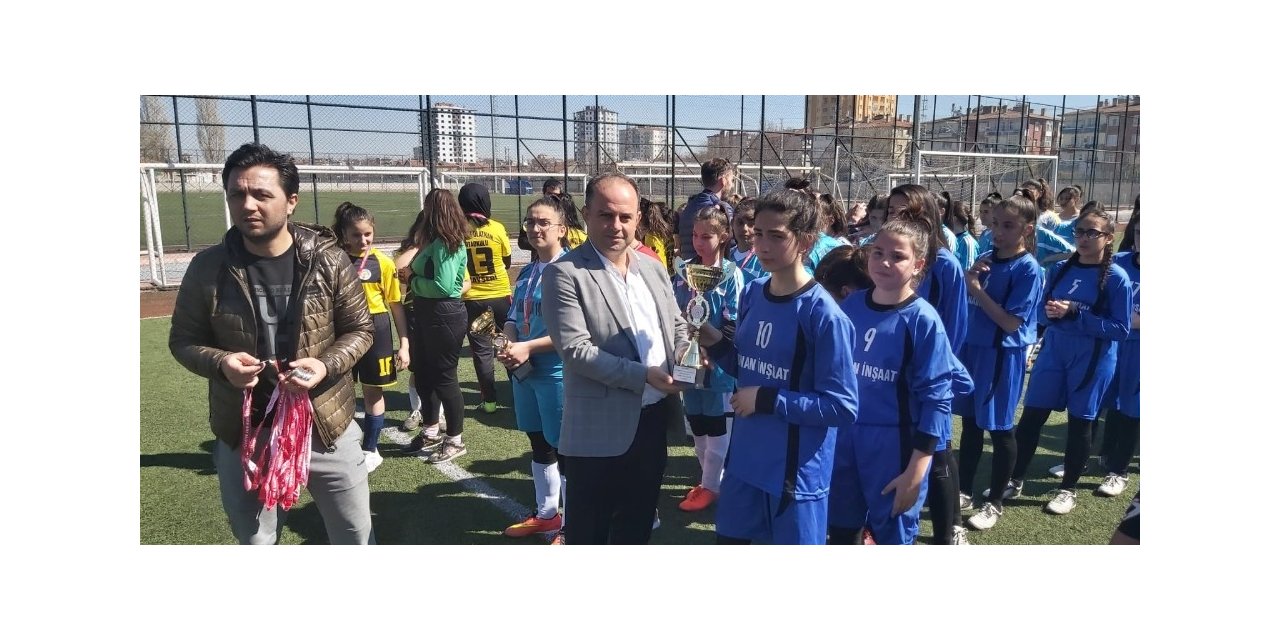 Yıldız Kızlar Futbol İl Birinciliği Müsabakaları Tamamlandı