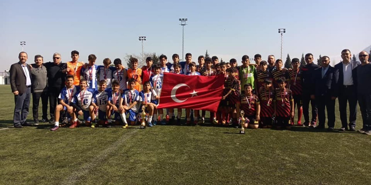 Futbolda şampiyonun adı değişmedi