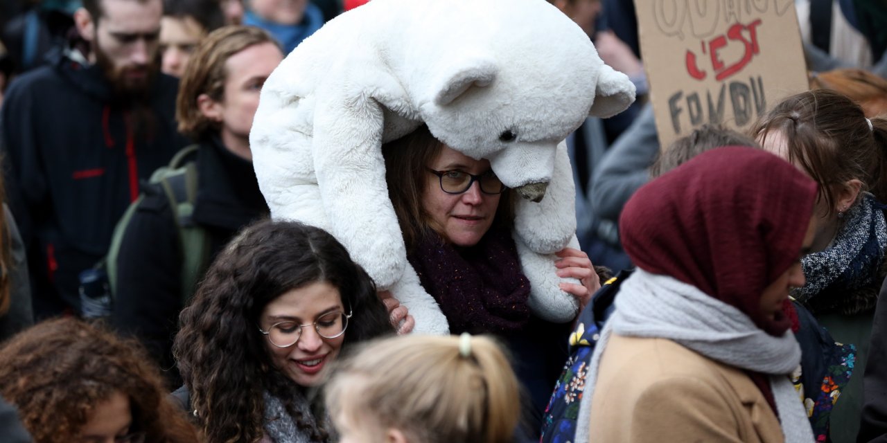 Brüksel'de iklim protestosuna binlerce kişi katıldı