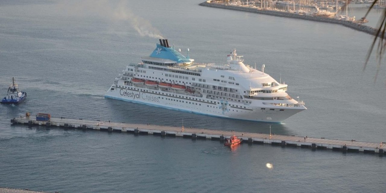 Kuşadası’nda kruvaziyer turizm bereketi