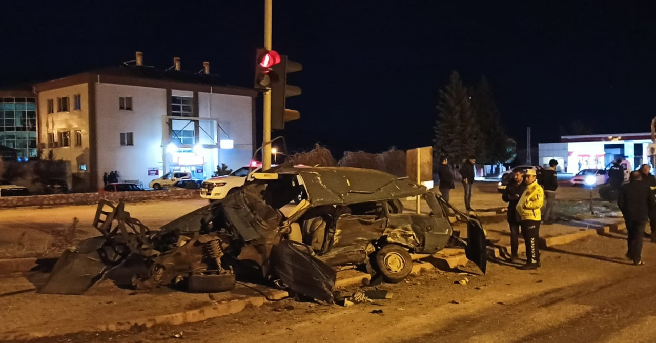 Aksaray'da feci kaza! 1 ölü, 1 yaralı