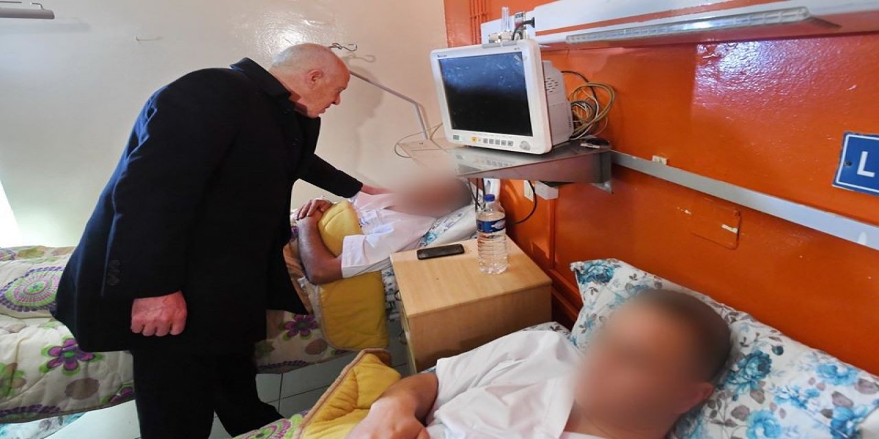 Tunus Cumhurbaşkanı Said intihar saldırısında yaralananları ziyaret etti     