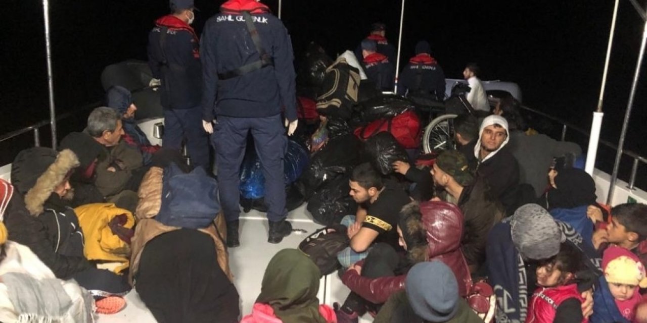 Kuşadası Körfezi’nde 44 göçmen kurtarıldı