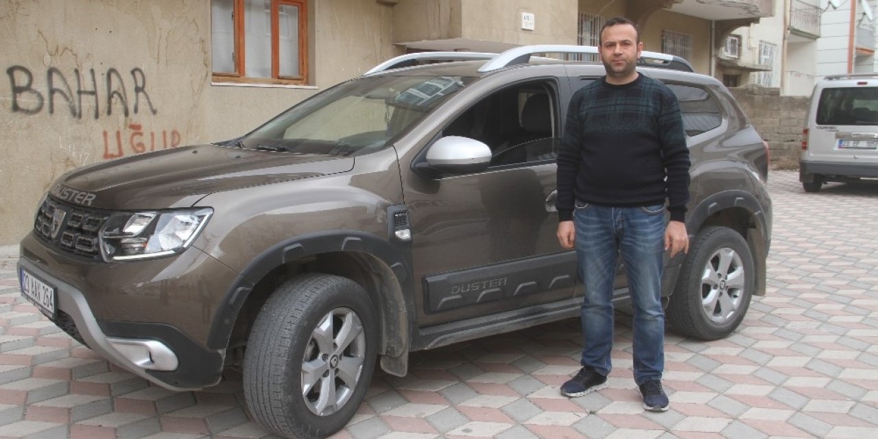 Aracının başkası tarafından satışa çıkarıldığını görünce şok oldu