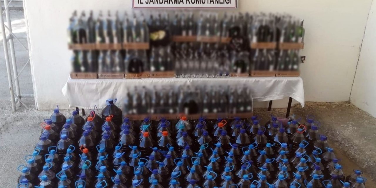 İki ilde 15 ton kaçak içki operasyonunda 8 kişi tutuklandı