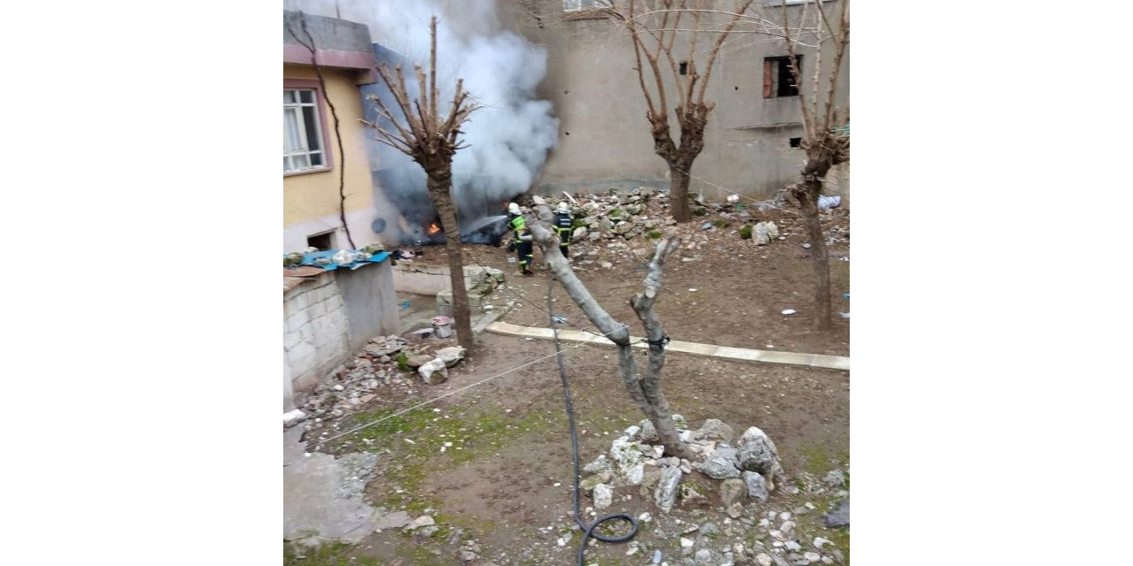 Odunluk yangını korkuttu