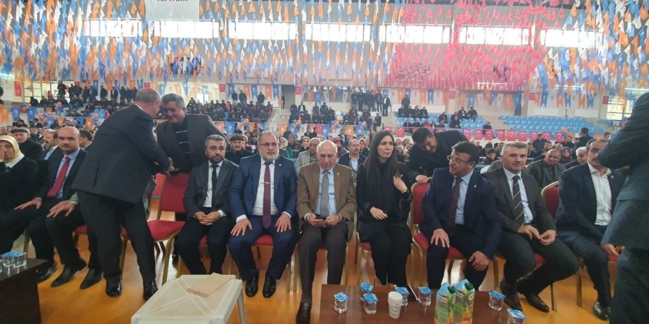 AK Parti Van Milletvekili Gülaçar’dan 2023 seçimleri öncesinde önemli mesajlar