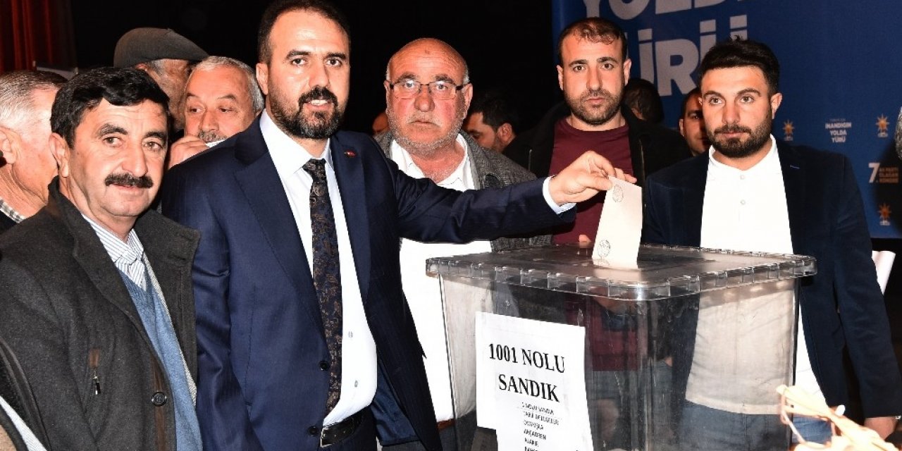 AK Parti Ahlat İlçe Başkanı Atılgan güven tazeledi