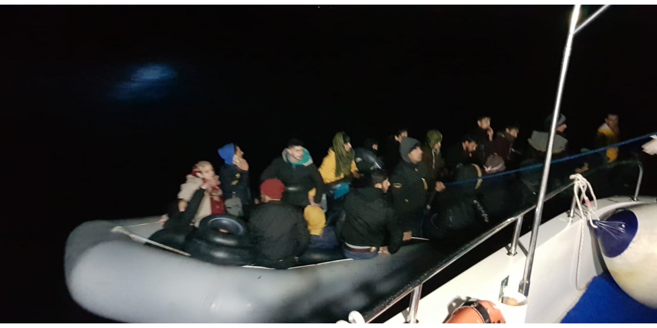 Didim açıklarında yardım isteyen sığınmacılar kurtarıldı