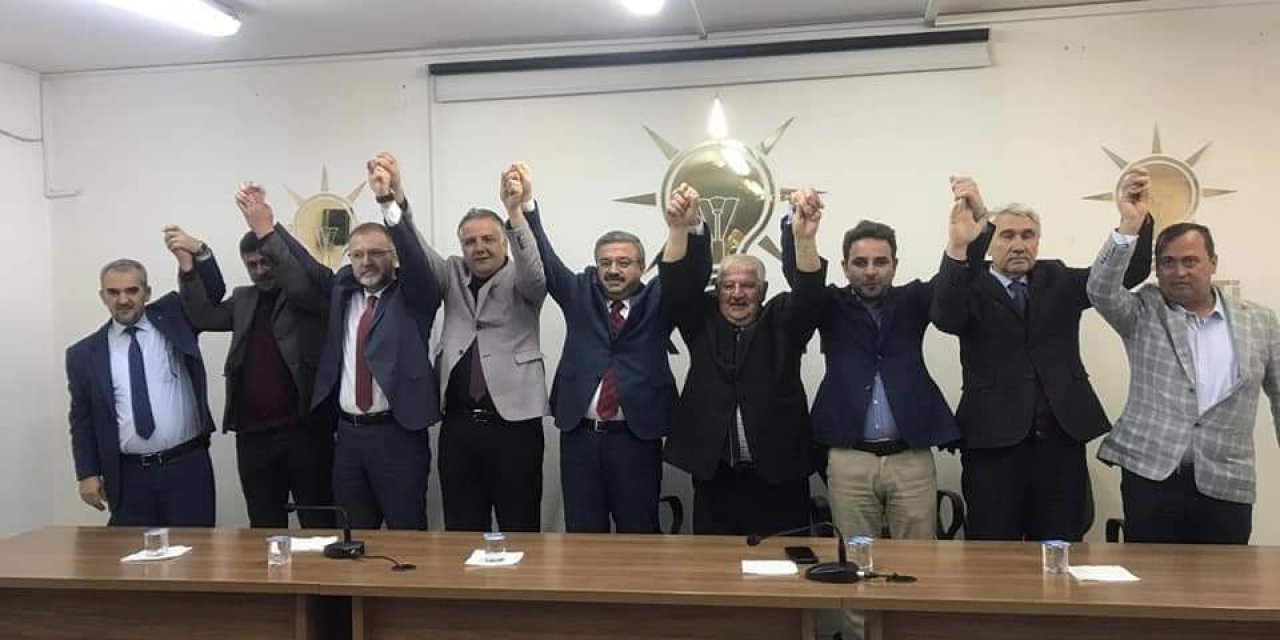 AK Parti’nin Şaphane ve Aslanapa ilçe başkan adayları belirlendi