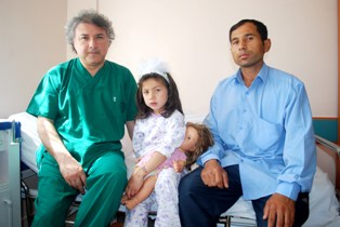 Afganlı küçük Zahra artık koşabilecek