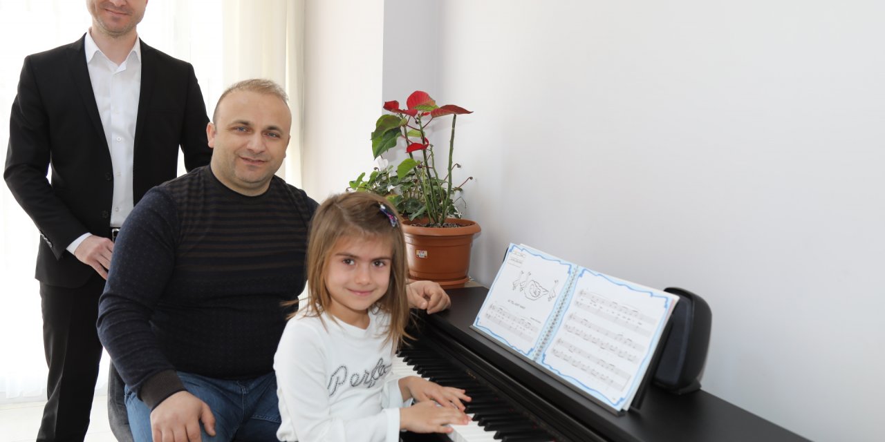 Çubuklu 3 öğrenci müzik yarışmasından ödülle döndü