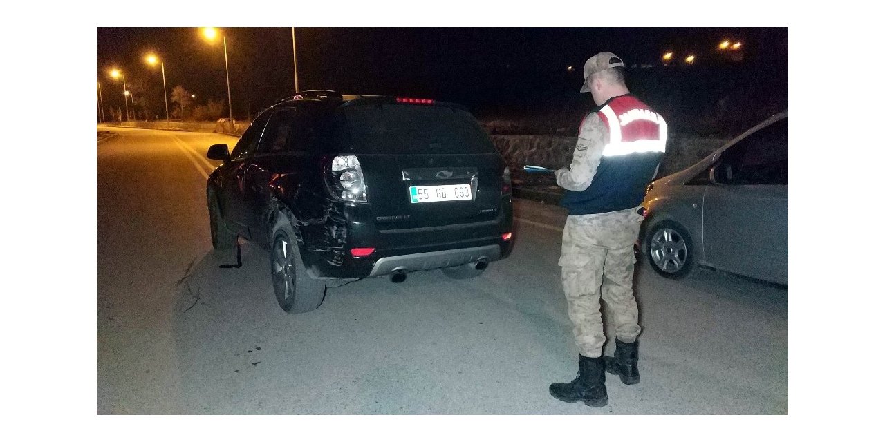Kına gecesinden çıkan öfkeli damat kaza yaptı: 3 yaralı
