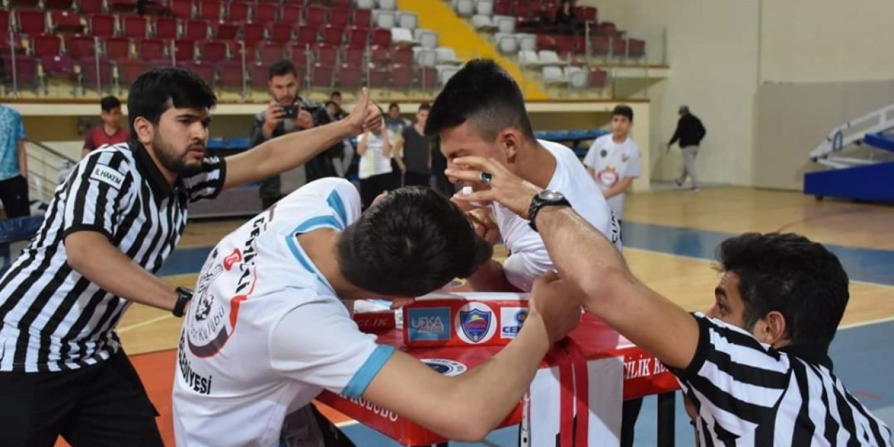 Yıldız Bilek Güreşçiler, Isparta’da yarışıyor