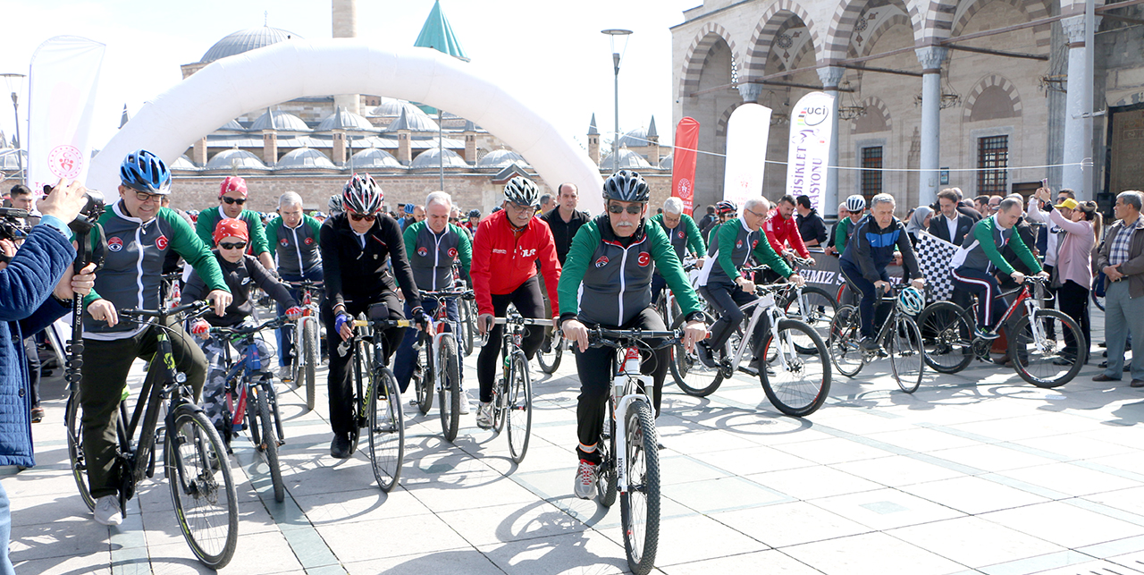 Vali Toprak glokoma dikkat çekmek için pedal çevirdi