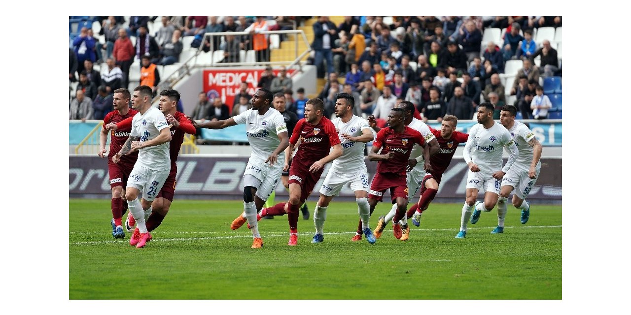 Süper Lig: Kasımpaşa: 3 - Kayserispor: 0  (İlk yarı)