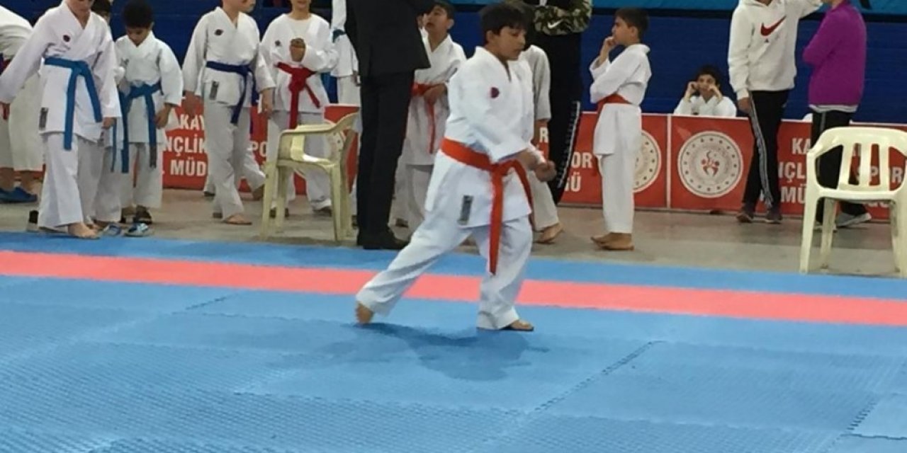 Minik Yıldızlar Karate İl Şampiyonası Başladı