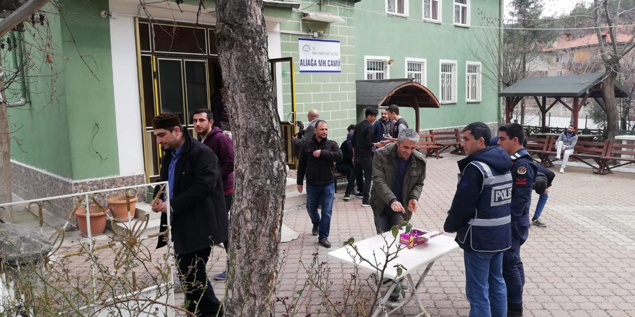 Nallıhan'daki camilerde şehitler için mevlit okundu