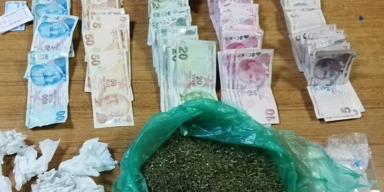 Polis yarım kilo esrar ele geçirdi