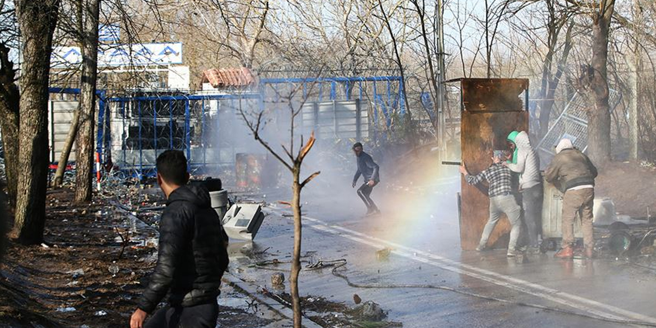 Yunanistan, Rum polisinden medet umuyor