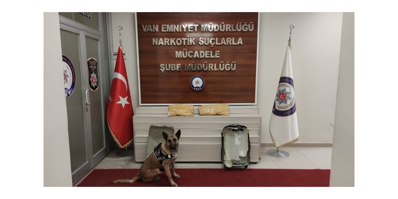 Valizin kasnağında 2 kilo 240 gram metamfetamin ele geçirildi