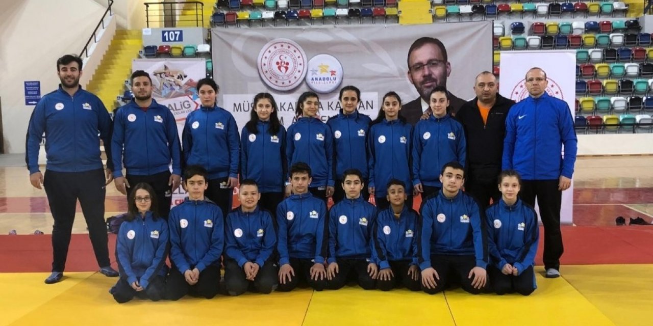 Judocular Balıkesir’den 10 madalya ile döndü