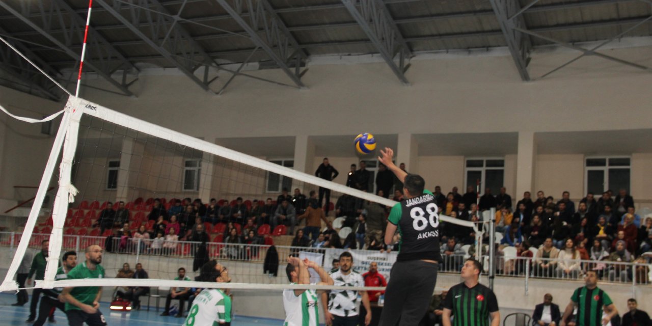 Suşehri'nde voleybol turnuvası düzenlendi