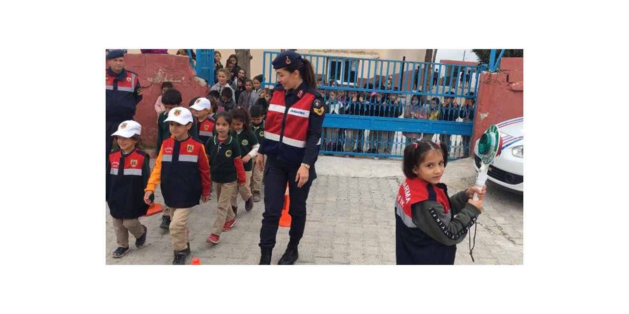 Mersin’de öğrenci servisleri velilerle birlikte denetlendi