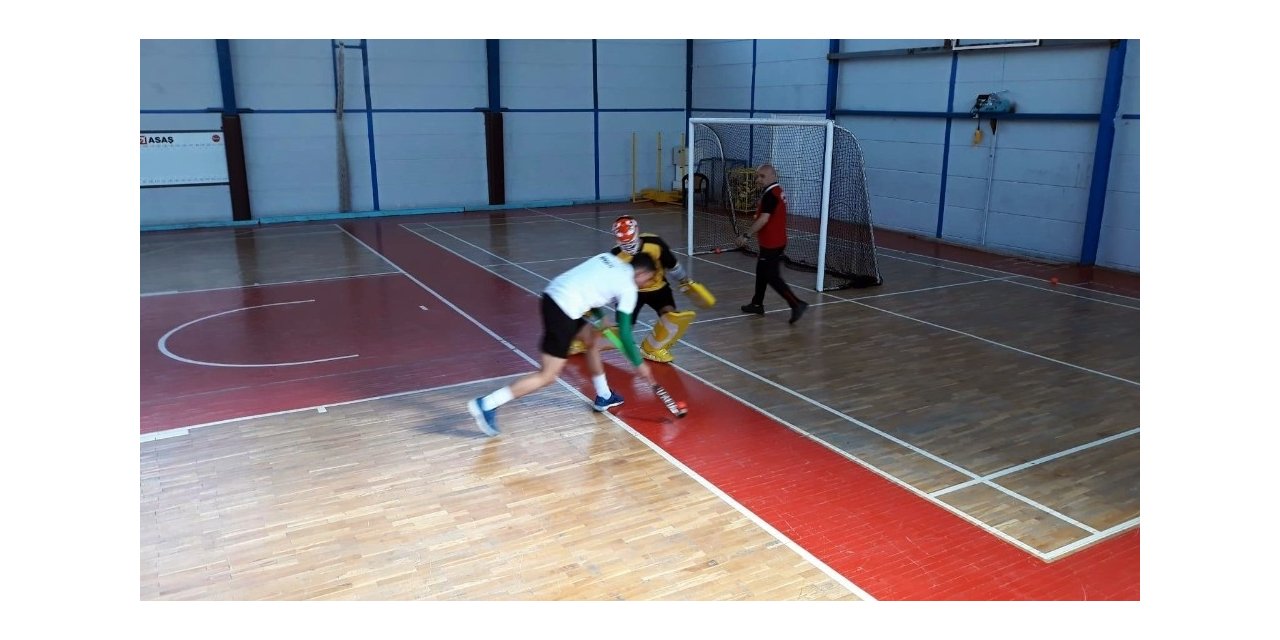 Sakarya’da ilk kez düzenlenen salon hokeyi turnuvası başladı