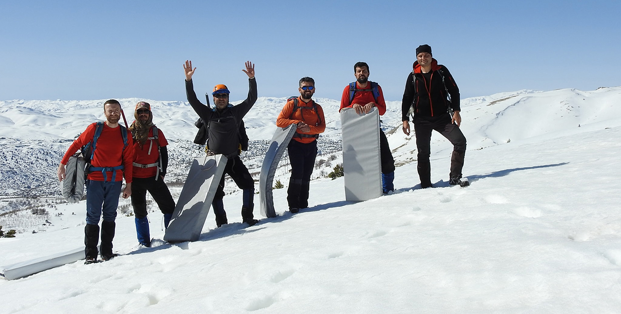 Doğa ve fotoğraf tutkunları Akdağ'a tırmandı