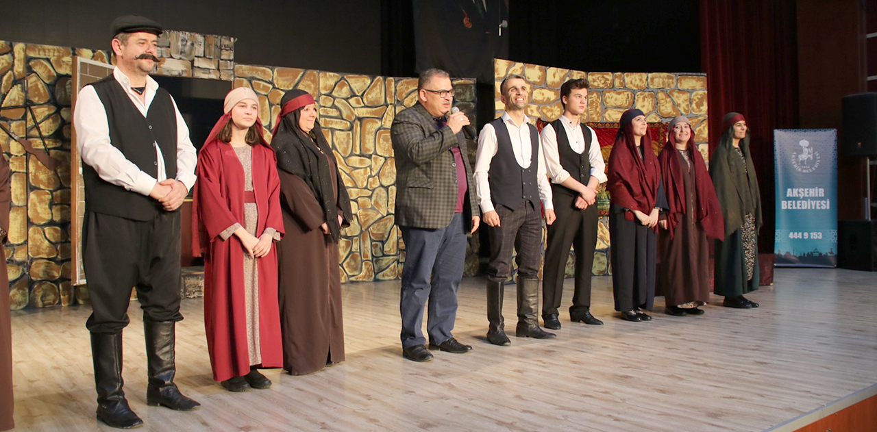 Akşehir'de 'Töre' oyunu sahnelendi 