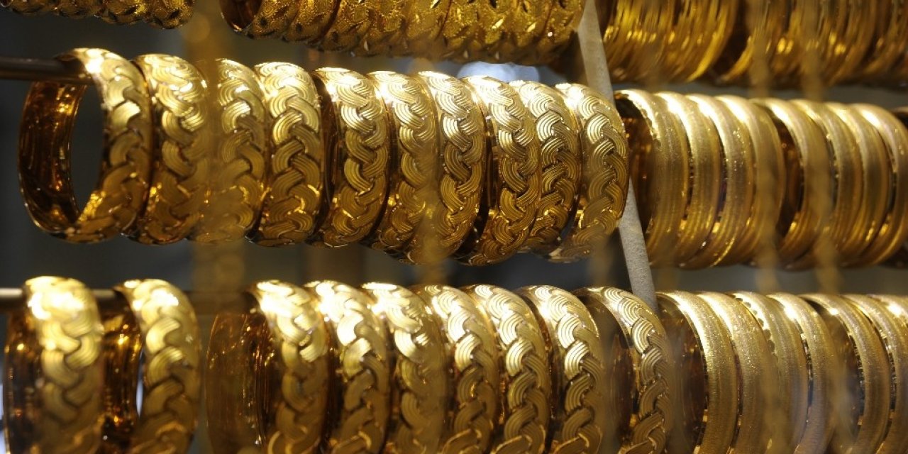 Petrol fiyatları sert düştü, altın yükseldi