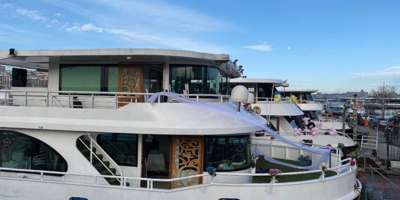 Boğaz’da tekne düğünü hem keyifli hem hesaplı