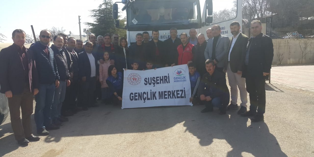 Suşehri'nden İdlib'e yardım malzemesi