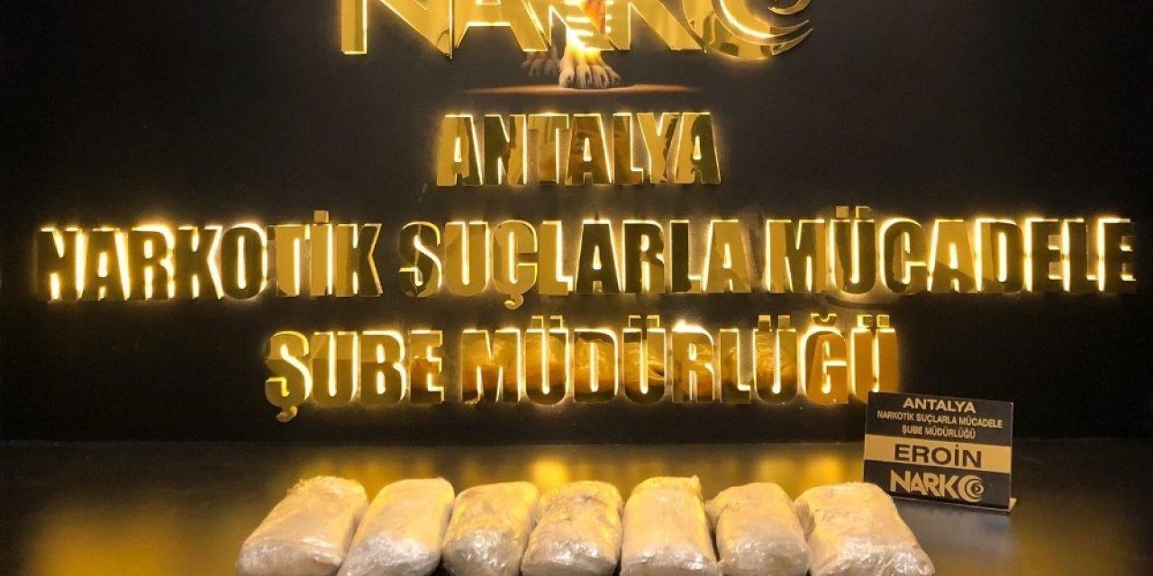 7 kilo uyuşturucu ile yakalanan 2 kişi tutuklandı