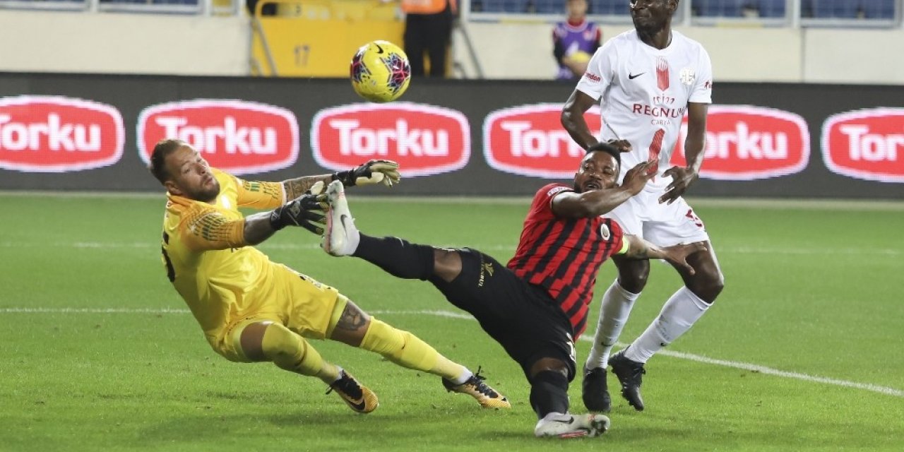 Süper Lig: Gençlerbirliği: 0 - Antalyaspor: 0 (İlk yarı)