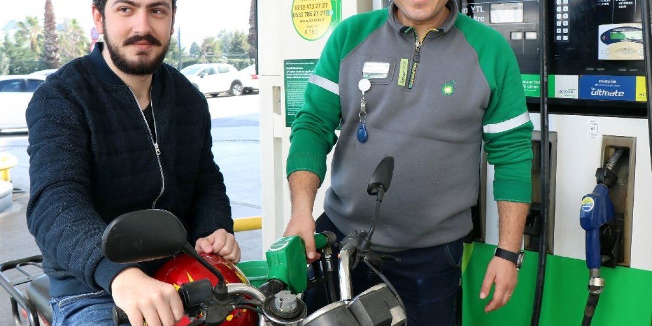 Akaryakıtçılar benzin ve motorinde 1 TL’lik indirim bekliyor