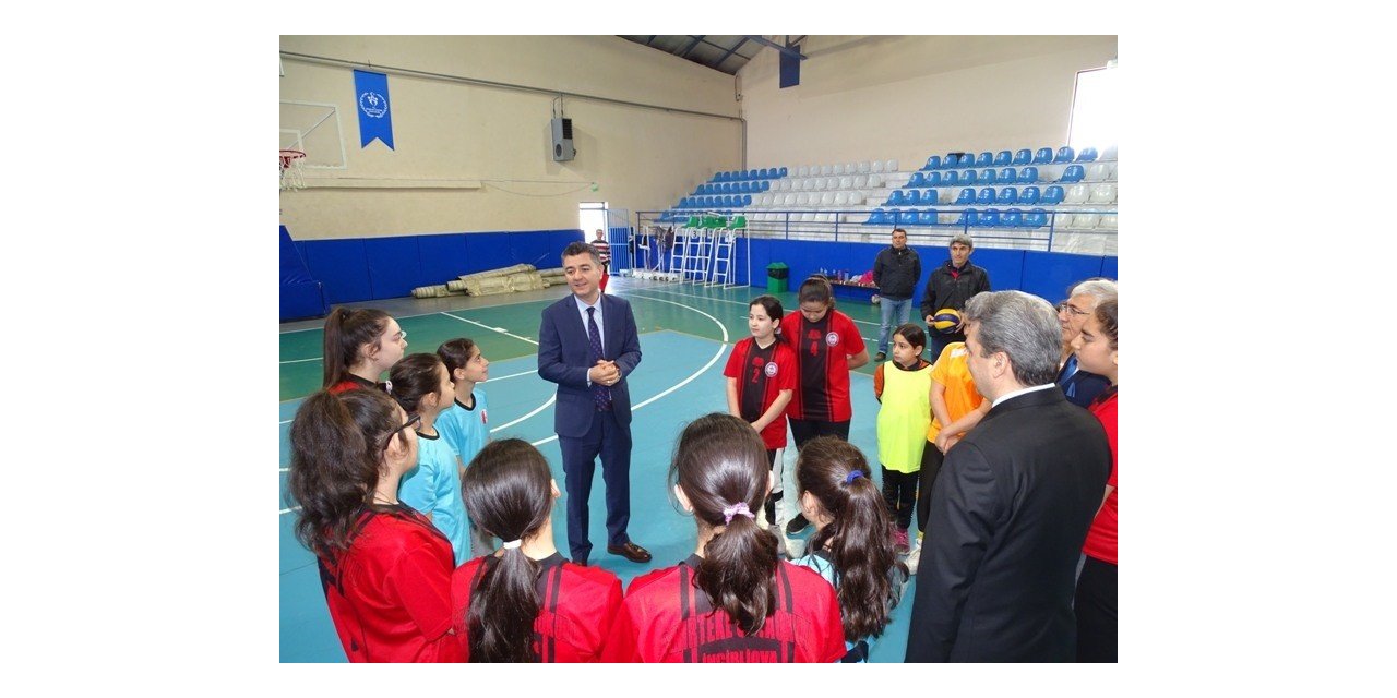 İncirliova’da voleybol turnuvası başladı
