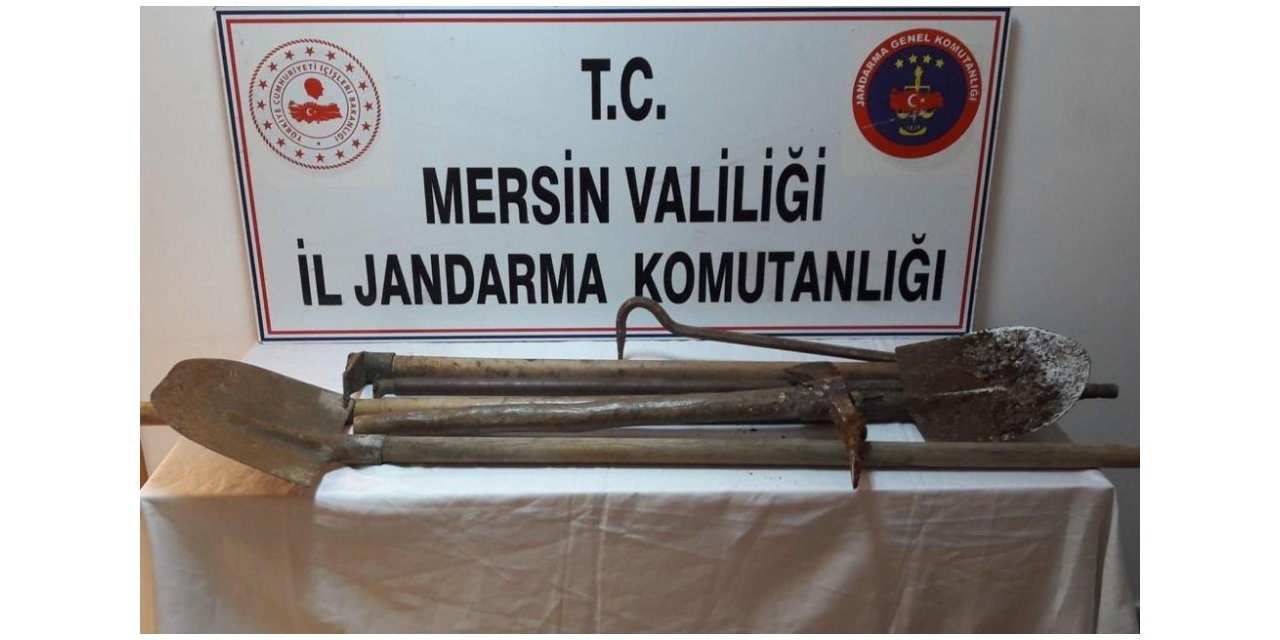 Tarsus’ta kaçak kazı yapan 5 kişi suçüstü yakalandı
