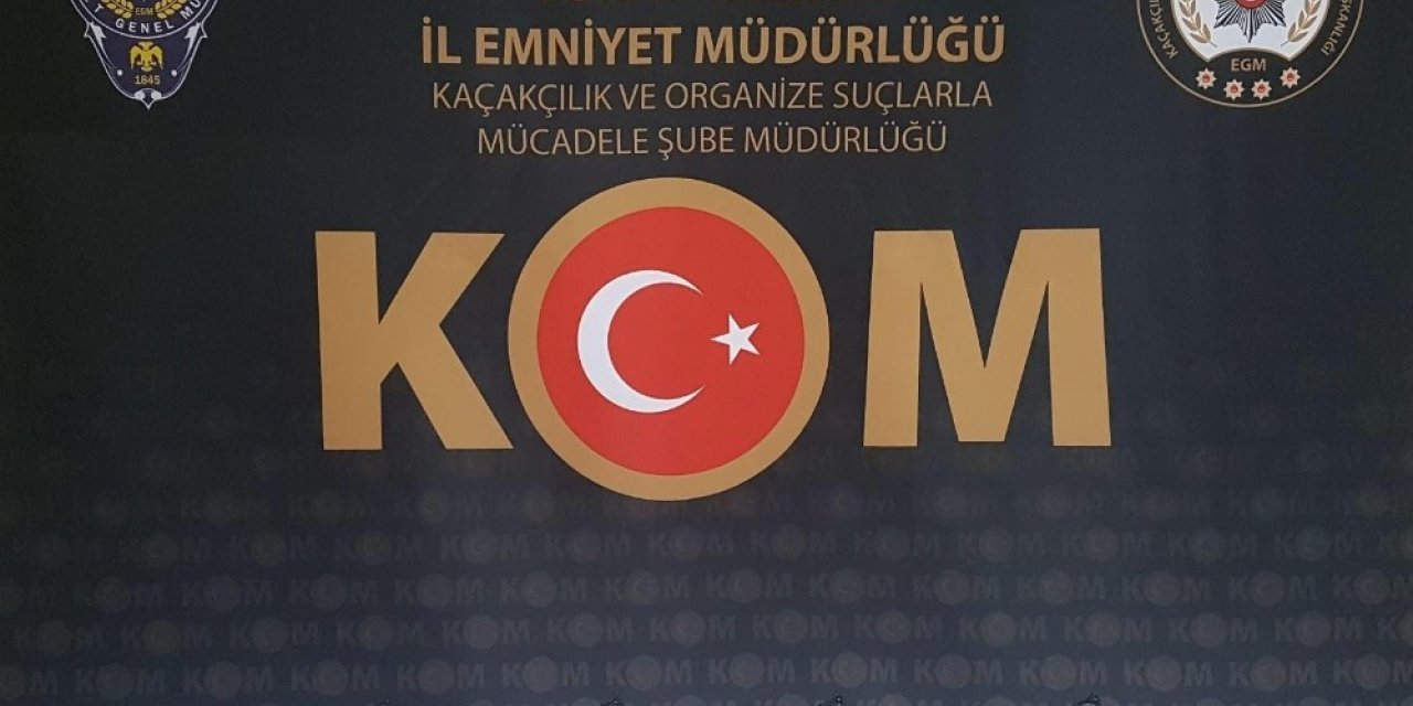 Aracında 4 adet ruhsatsız tabanca ele geçirildi