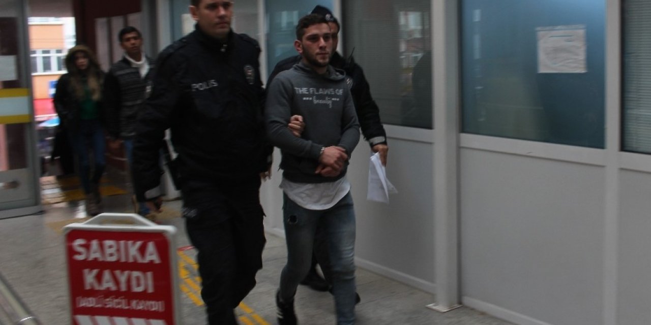 Aranan suçluyu gece bekçilerinin şüphesi ele verdi