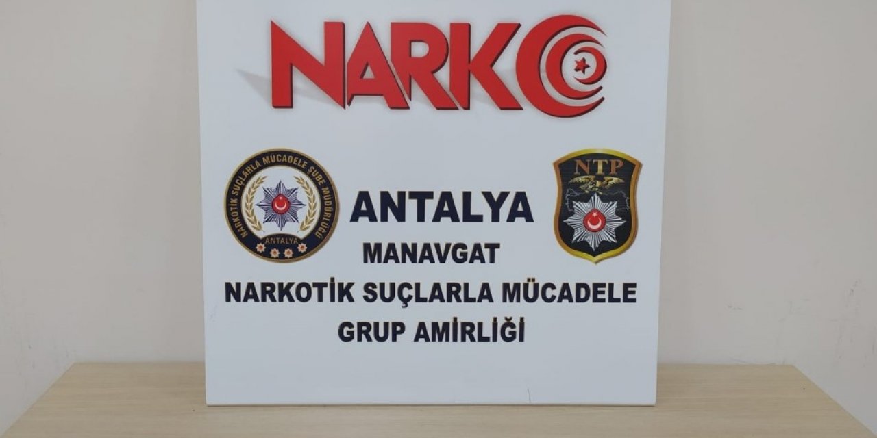 Manavgat’ta ruhsatsız tabanca ve uyuşturucu ele geçirildi