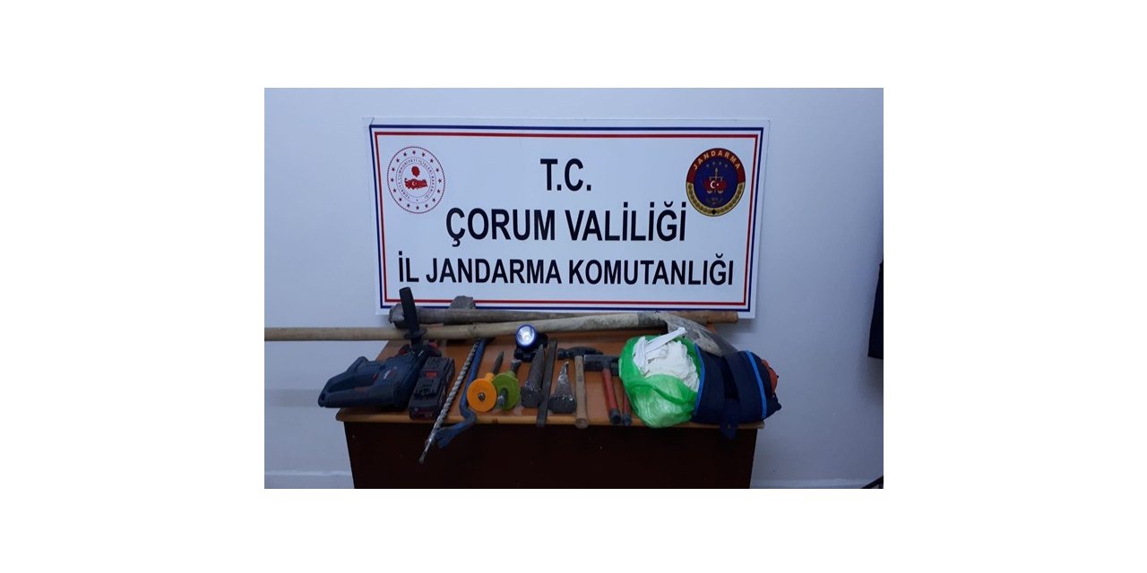 Jandarma’dan kaçak kazı yapan gruplara suçüstü
